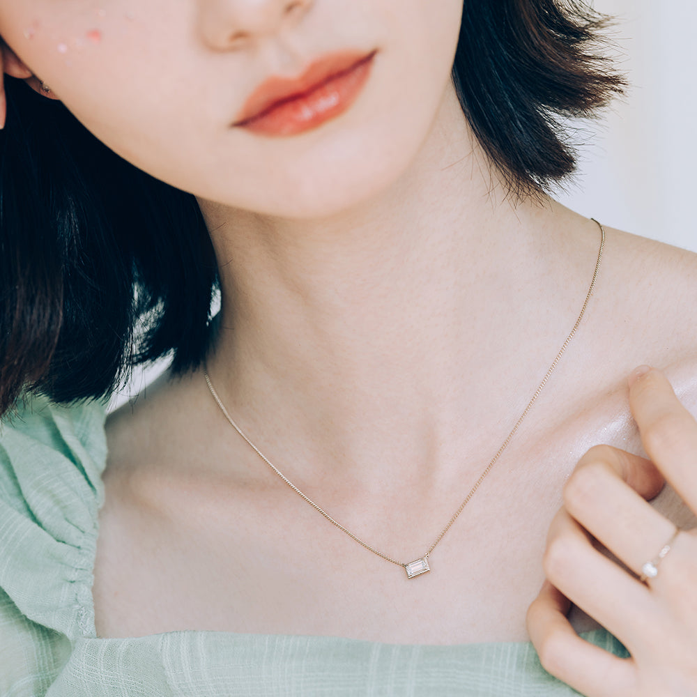 Baguette cutting Q stone necklace gold 14k 18k