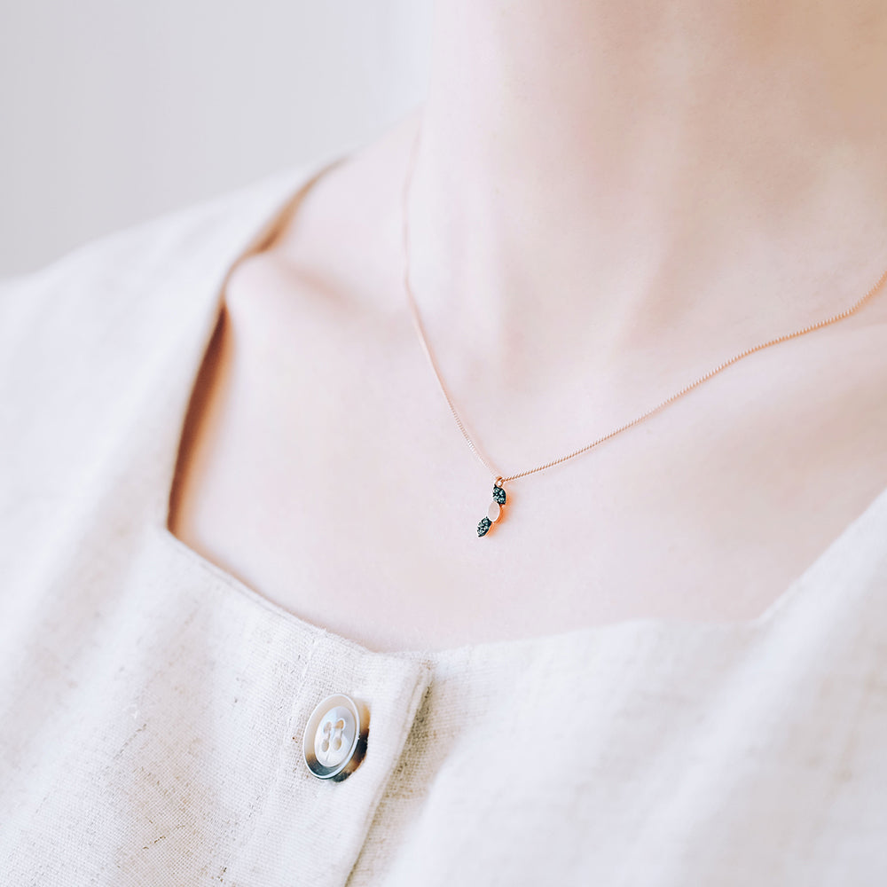 blue diamond A+++ GOLD leaf necklace simple daily wear