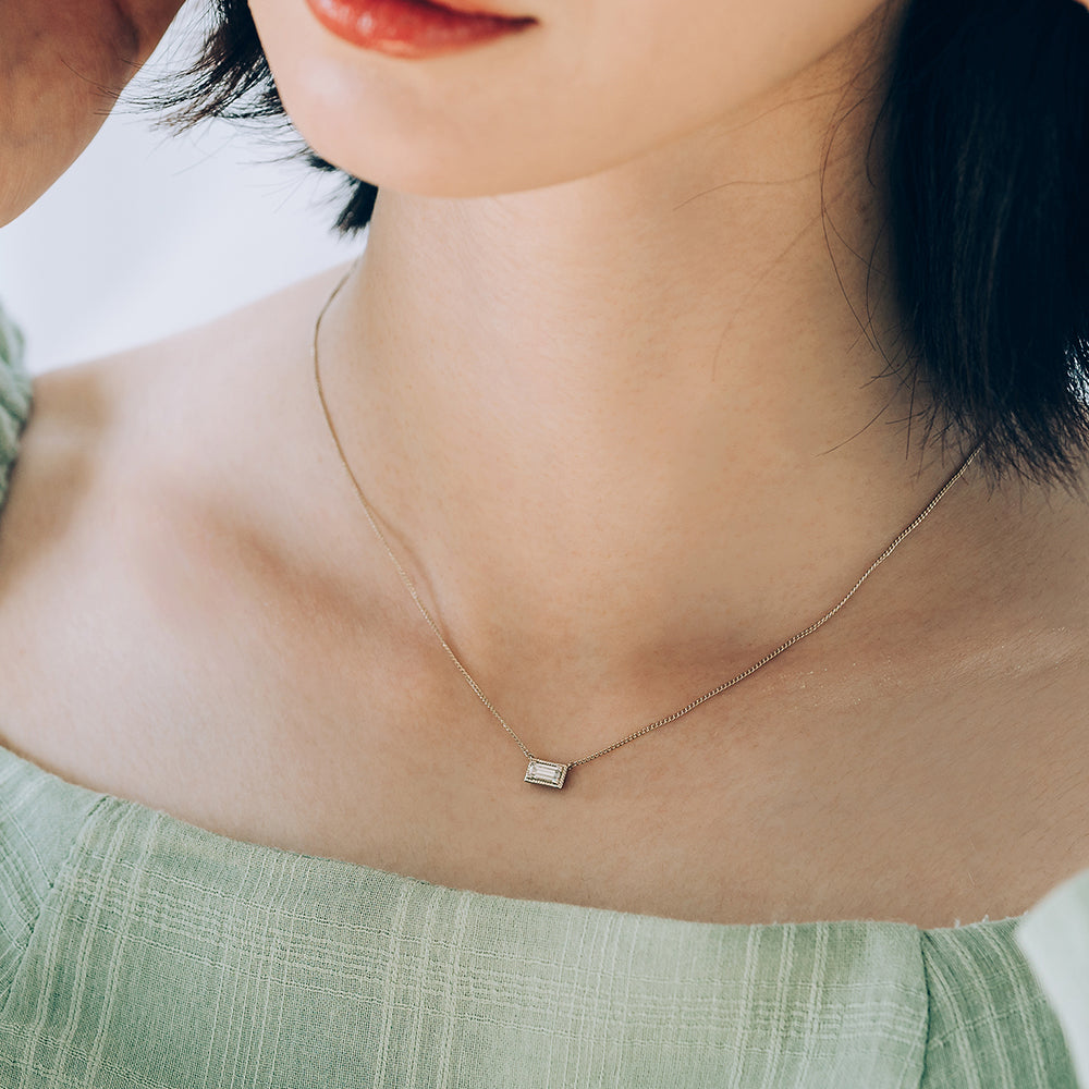 Baguette cutting Q stone necklace gold 14k 18k