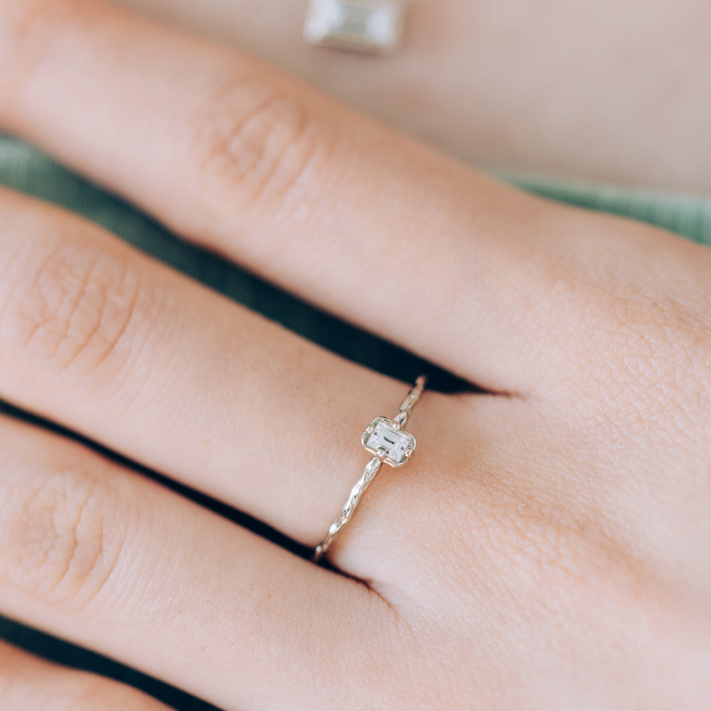 Baguette Q daily fashion simple ring gold 14k 18k