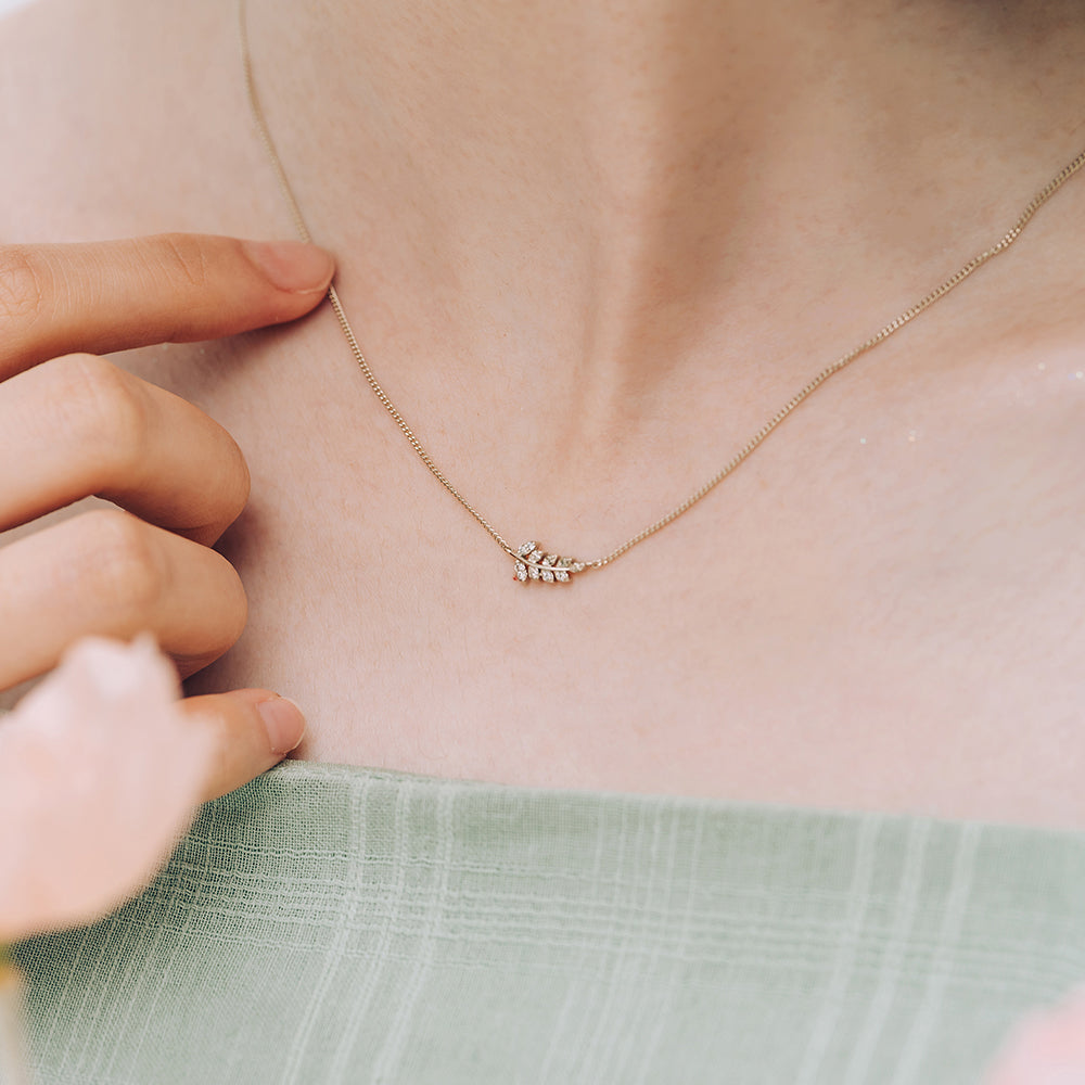 leaf diamond A+++ gold 14K 18K necklace anniversary gift jewellery