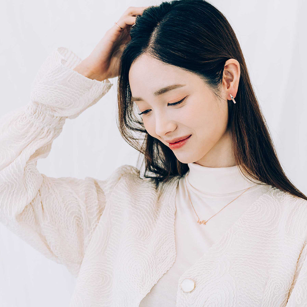 blue diamond A+++ love lettering necklace GOLD 14k 18k