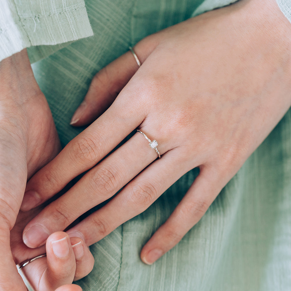 Baguette Q daily fashion simple ring gold 14k 18k