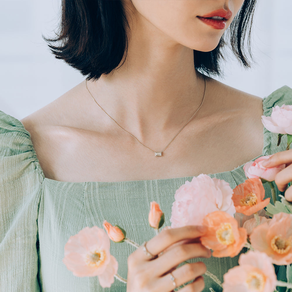 Baguette cutting Q stone necklace gold 14k 18k