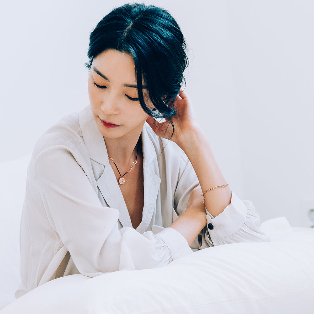 14k 18k gold black necklace unique simple daily item